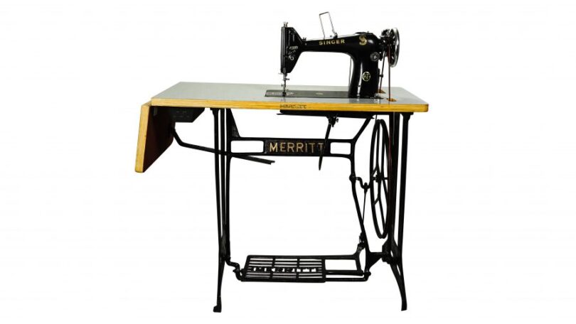 Singer Universal Foot Sewing machine - Umberlla